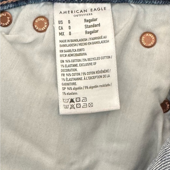 American Eagle Curvy Straight Jeans Women’s Size 0 Reg Medium Wash Distressed - Picture 9 of 9